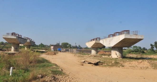 Farmers detained during protest at ring road project site in Jammu's Bishnah